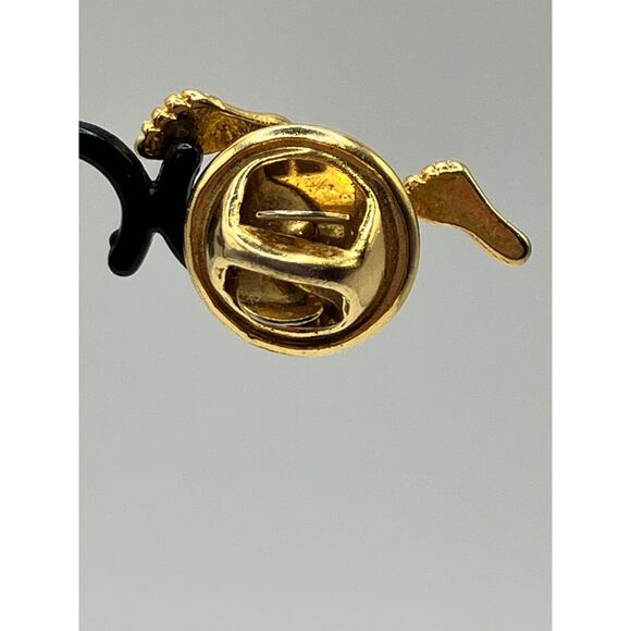 Gold-Tone "Footprints In The Sand" Hat, Lapel Pin! - Picture 3 of 11